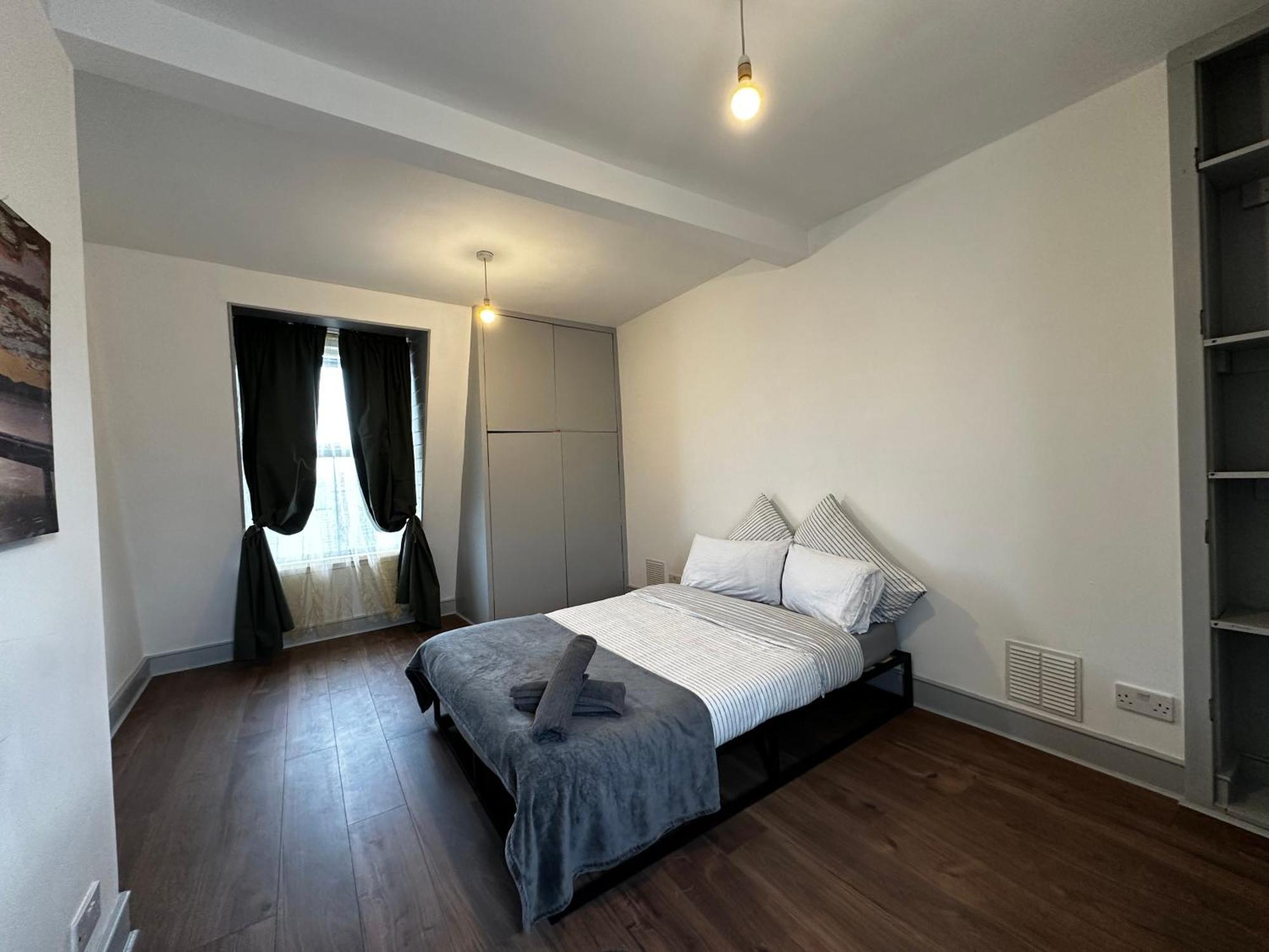 Mileend 4 Large Master Bedroom Hospedagem domiciliar
