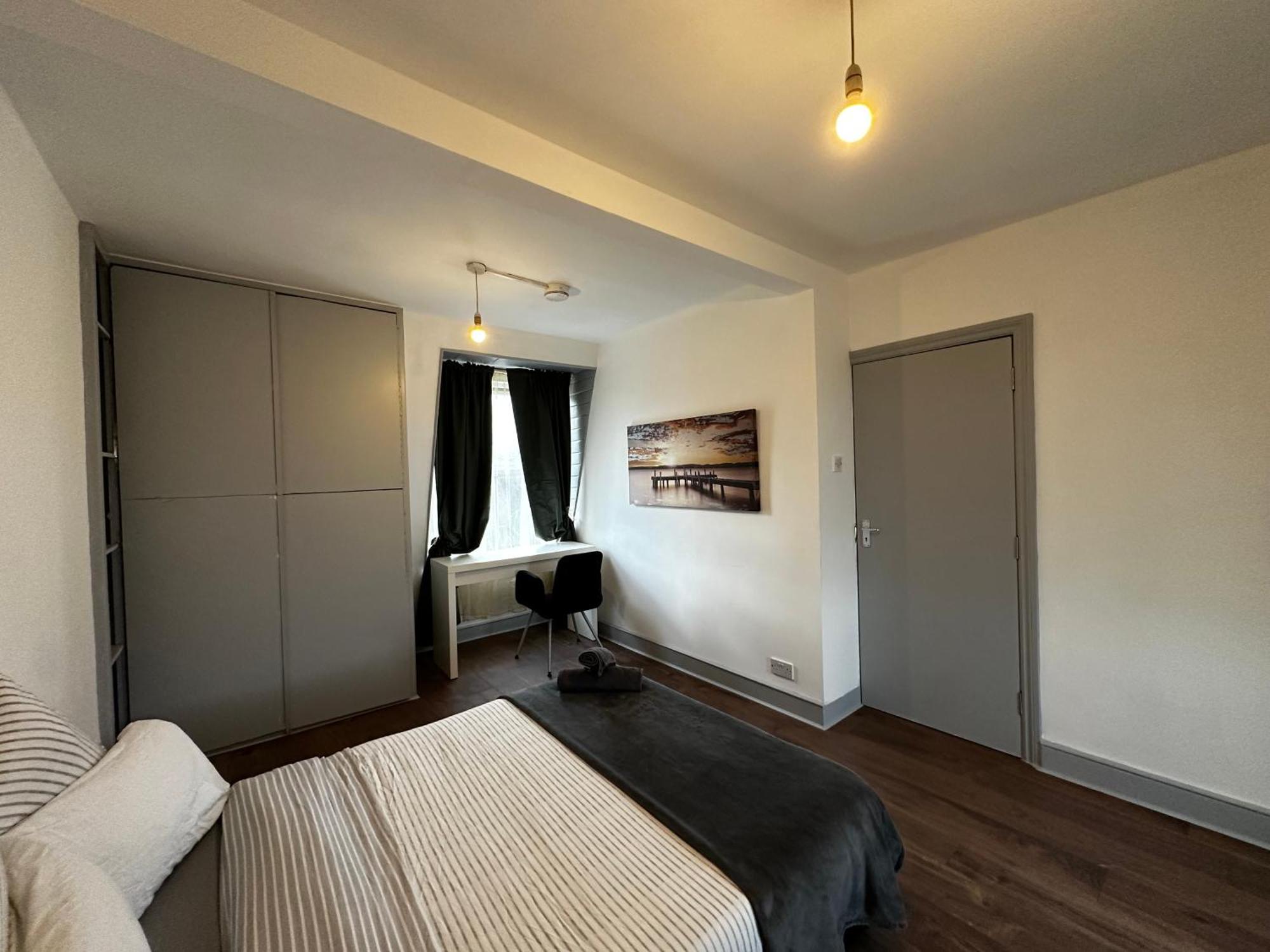 Hospedagem domiciliar Mileend 4 Large Master Bedroom Londres